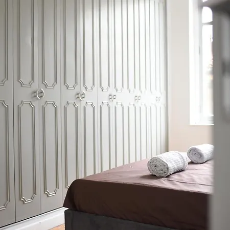 Centreville T3 Cosy French Style Carcasona